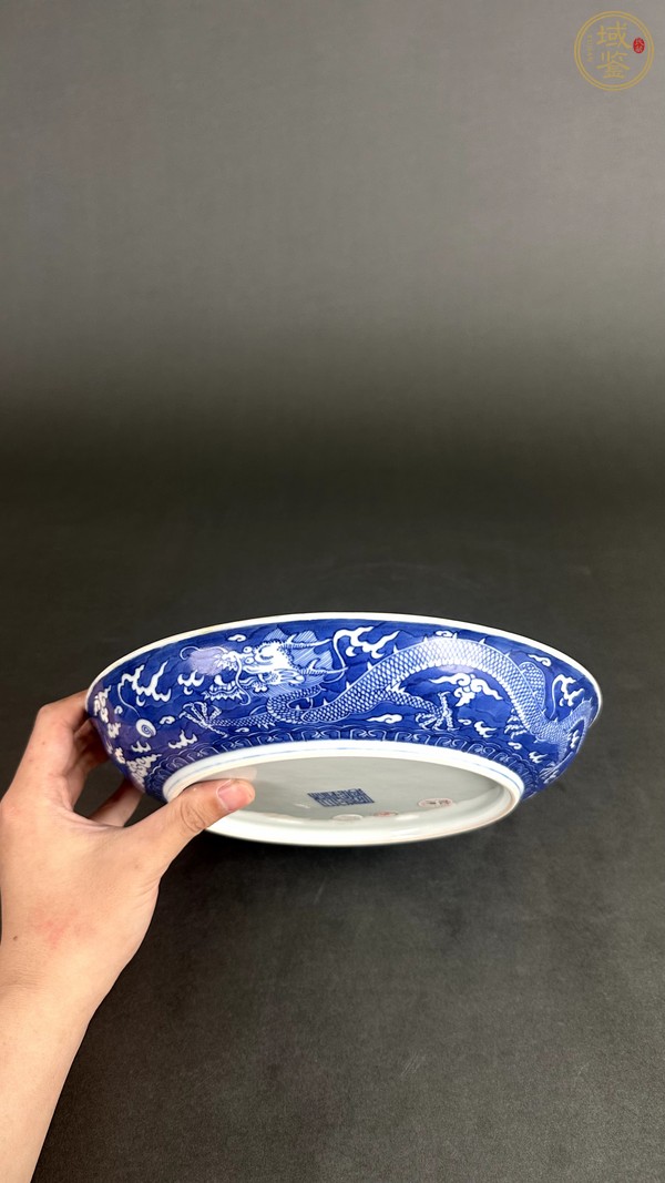 古玩陶瓷乾隆官窯龍紋盤真品鑒賞圖