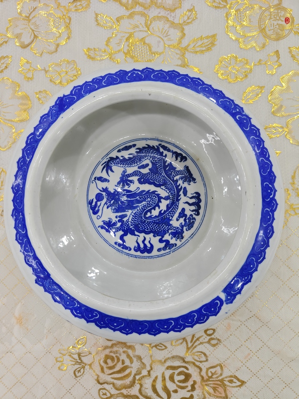 古玩陶瓷青花龍紋盤真品鑒賞圖