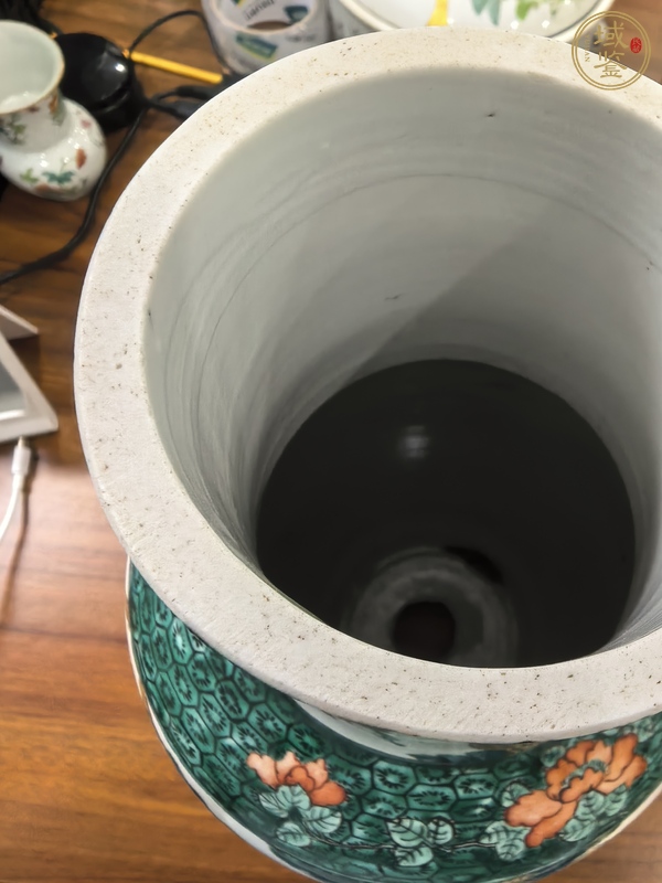 古玩人物紋五彩瓶真品鑒賞圖