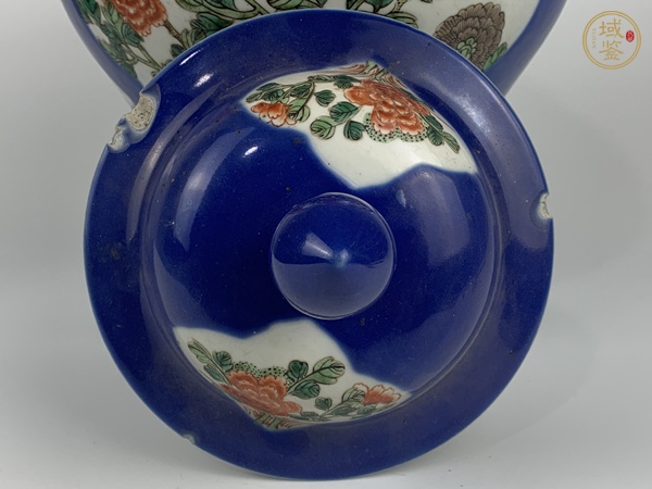古玩陶瓷晚清期·灑藍(lán)開(kāi)窗五彩花卉紋將軍罐真品鑒賞圖