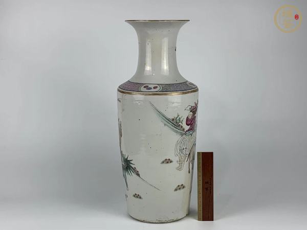 古玩陶瓷晚清期·粉彩八仙人物紋棒槌瓶真品鑒賞圖