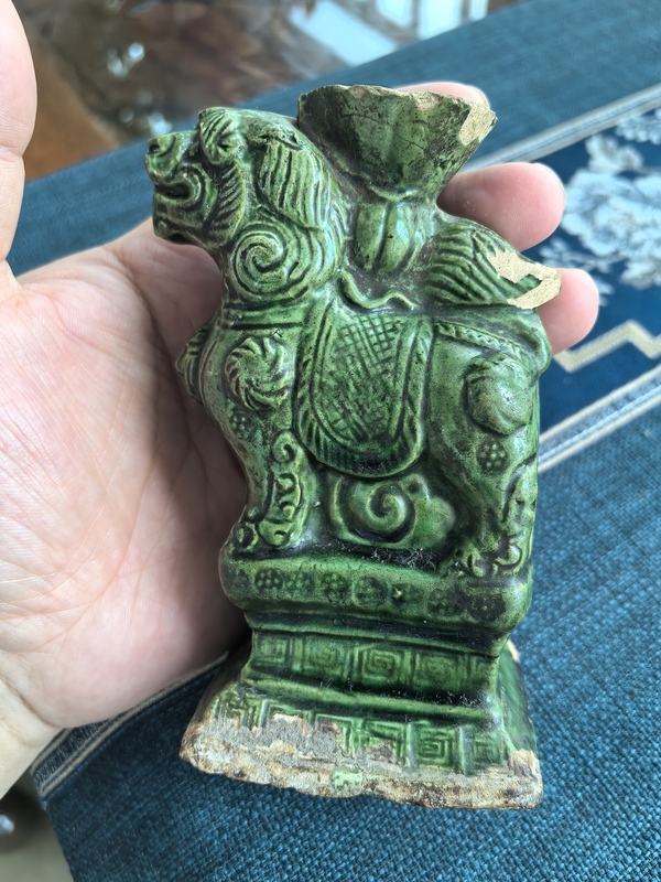 古玩轉(zhuǎn)賣清代·綠釉獅子造型燭臺拍賣，當(dāng)前價格0元