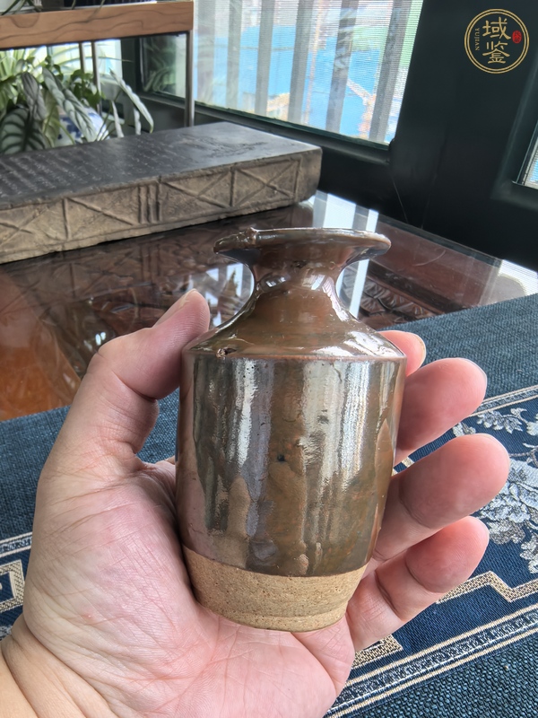 古玩陶瓷窯變黑釉撇口瓶真品鑒賞圖