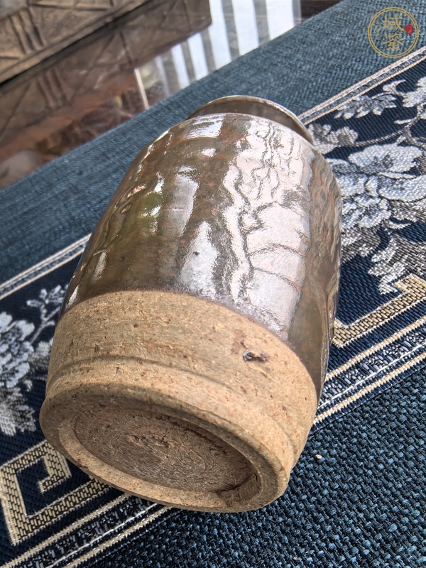 古玩陶瓷窯變黑釉撇口瓶真品鑒賞圖