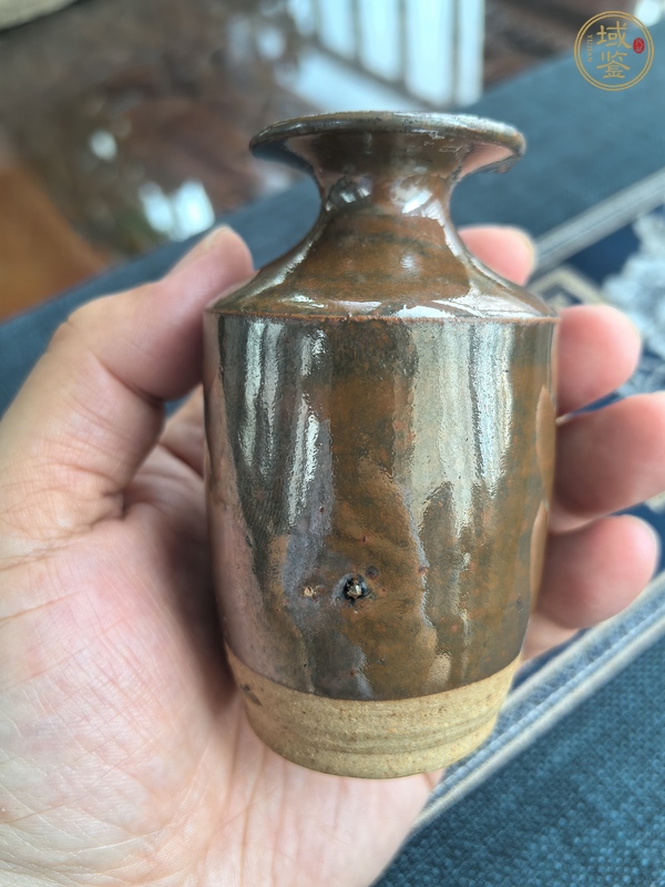 古玩陶瓷窯變黑釉撇口瓶真品鑒賞圖