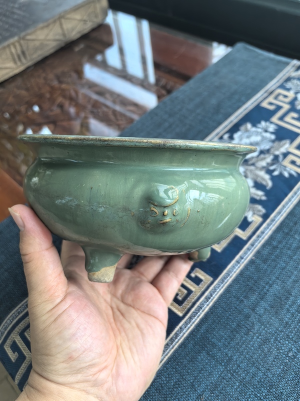 古玩陶瓷清中晚期·綠釉雙鋪首三足香爐拍賣,當(dāng)前價(jià)格6500元