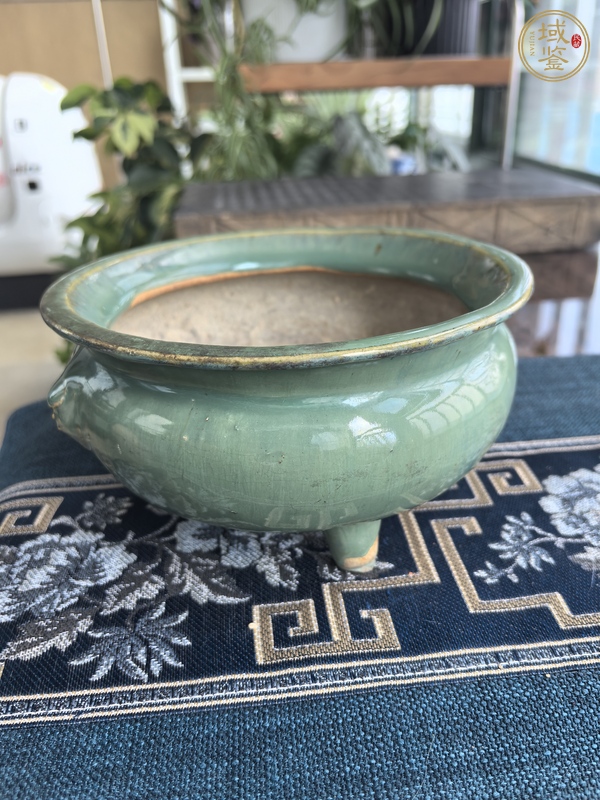 古玩陶瓷綠釉獅耳爐真品鑒賞圖