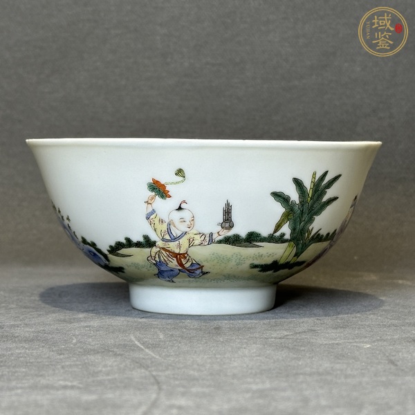 古玩陶瓷嬰戲紋粉彩碗真品鑒賞圖