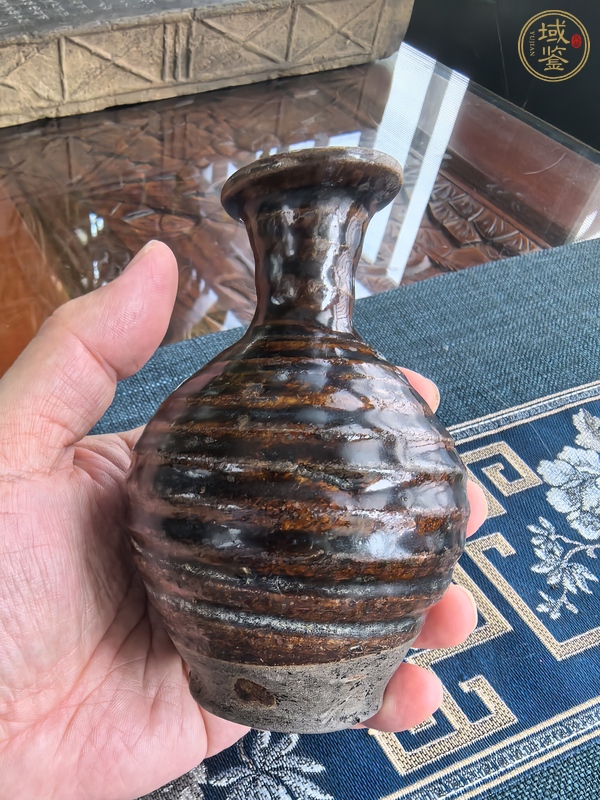 古玩陶瓷褐釉撇口瓶真品鑒賞圖
