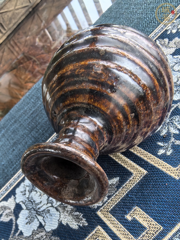 古玩陶瓷褐釉撇口瓶真品鑒賞圖