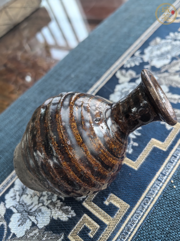 古玩陶瓷褐釉撇口瓶真品鑒賞圖