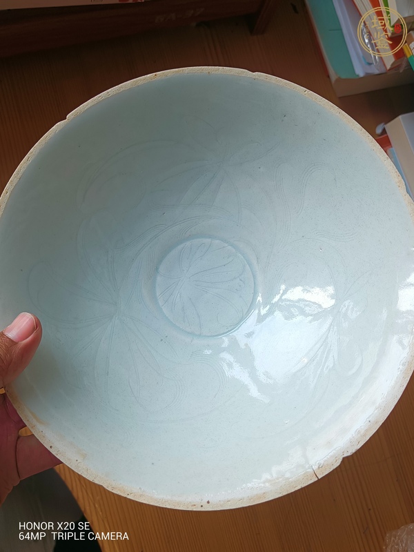 古玩陶瓷湖田窯青白釉刻花大碗真品鑒賞圖