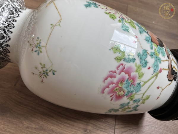 古玩陶瓷花鳥紋粉彩瓶真品鑒賞圖