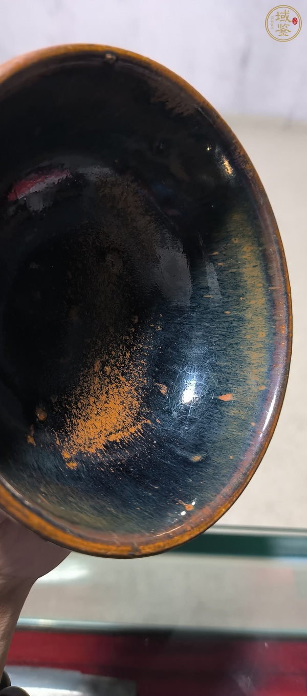古玩陶瓷窯變黑釉茶碗真品鑒賞圖