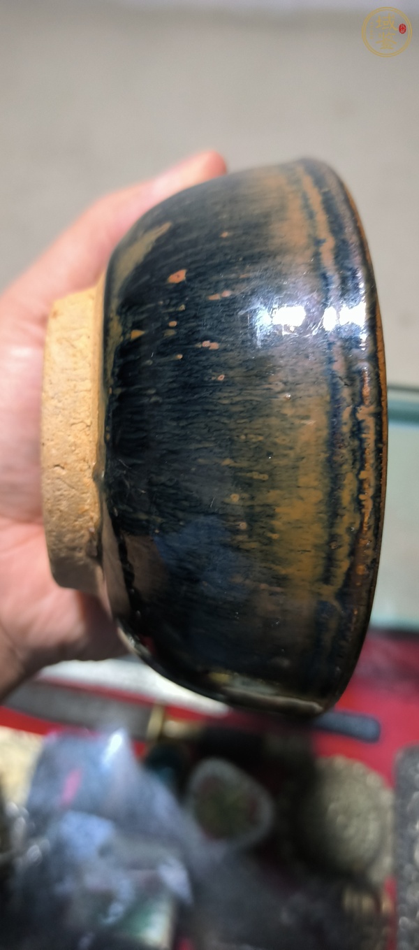 古玩陶瓷窯變黑釉茶碗真品鑒賞圖