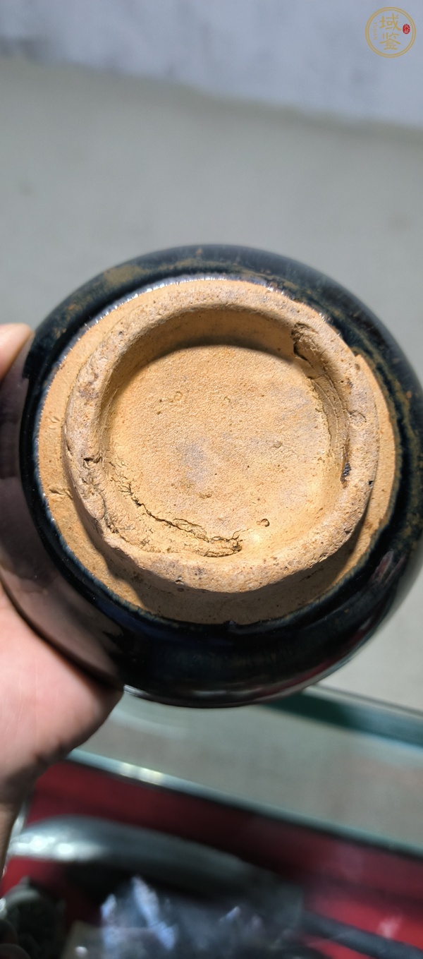 古玩陶瓷窯變黑釉茶碗真品鑒賞圖