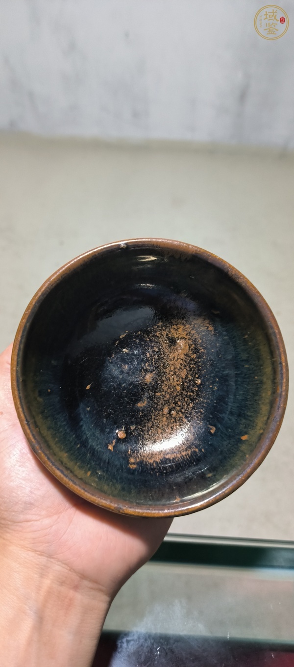 古玩陶瓷窯變黑釉茶碗真品鑒賞圖