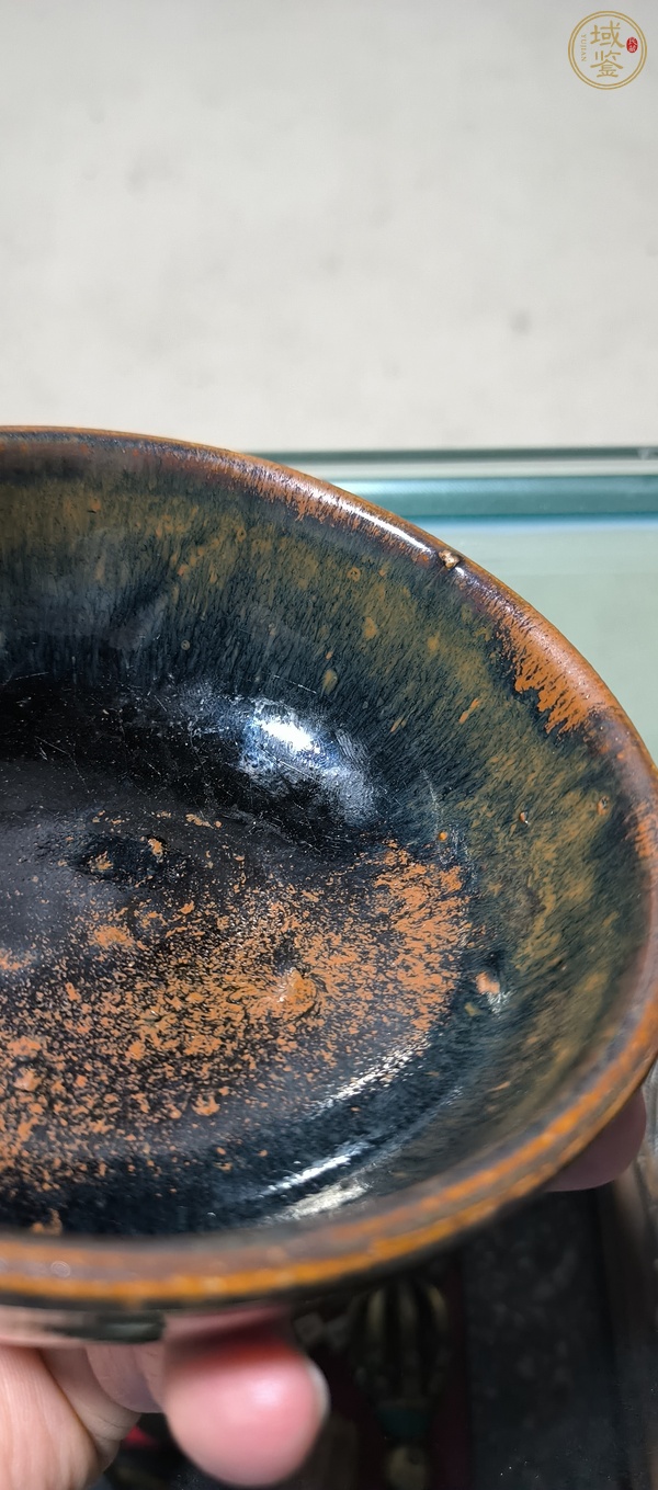 古玩陶瓷窯變黑釉茶碗真品鑒賞圖