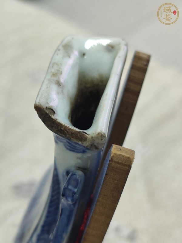 古玩陶瓷青花壁瓶真品鑒賞圖
