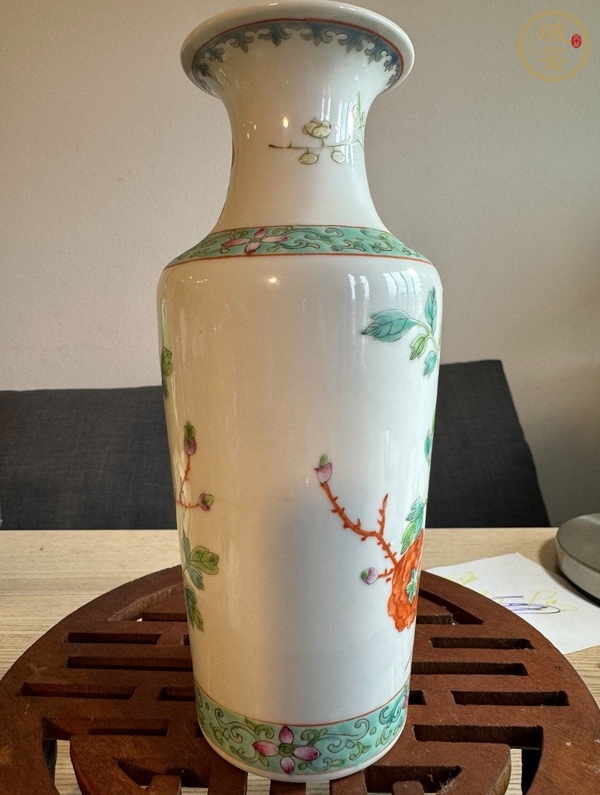 古玩陶瓷粉彩花卉紋觀音瓶真品鑒賞圖