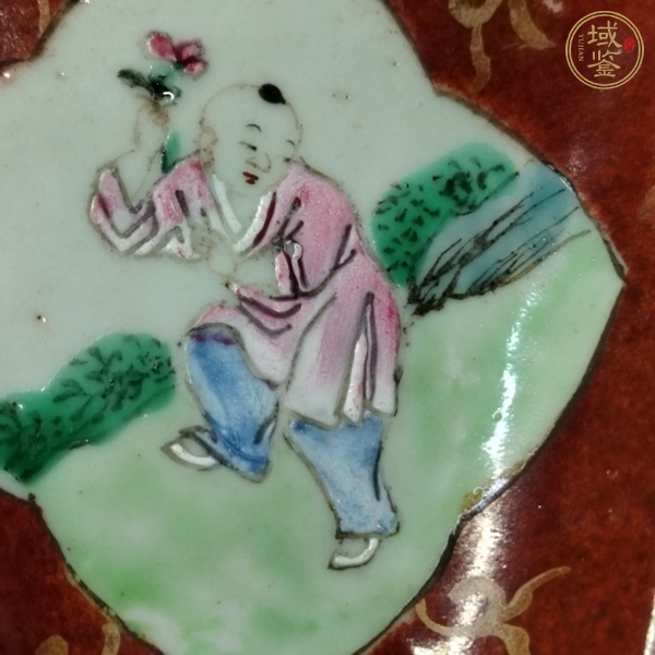 古玩陶瓷珊瑚紅描金人物盤(pán)真品鑒賞圖