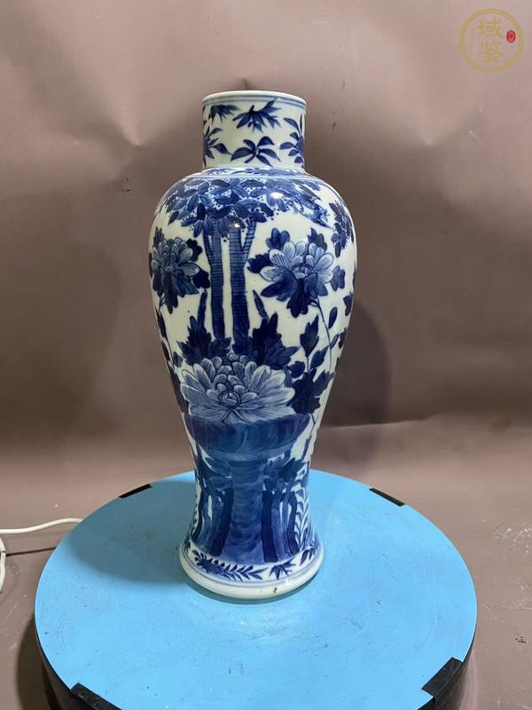 古玩陶瓷花蝶紋青花雞腿蓋瓶真品鑒賞圖