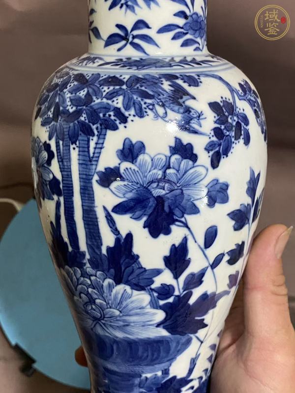 古玩陶瓷花蝶紋青花雞腿蓋瓶真品鑒賞圖