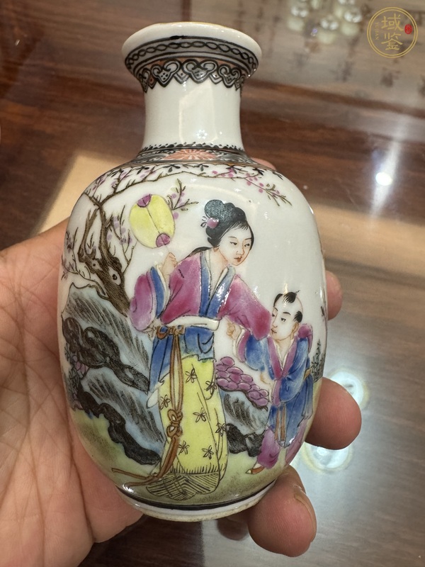 古玩陶瓷三娘教子圖粉彩瓶真品鑒賞圖