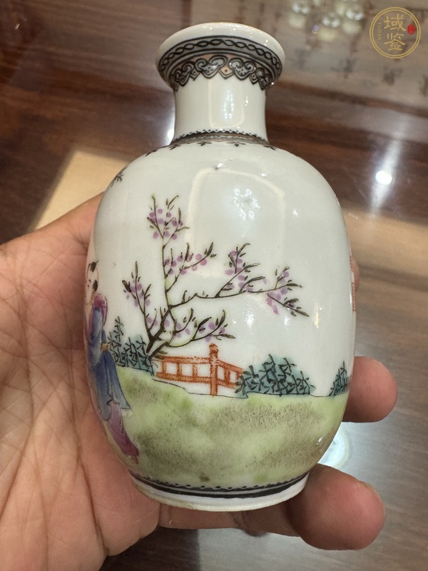 古玩陶瓷三娘教子圖粉彩瓶真品鑒賞圖