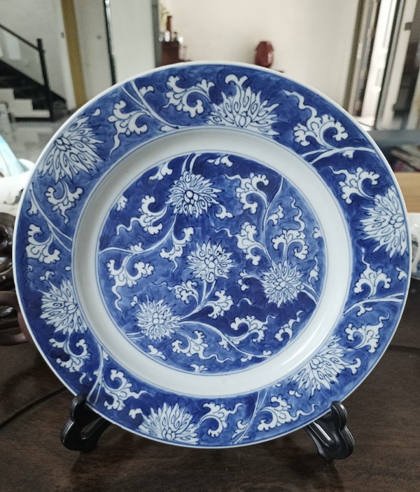 古玩轉(zhuǎn)賣青花纏枝蓮紋盤拍賣，當(dāng)前價(jià)格0元