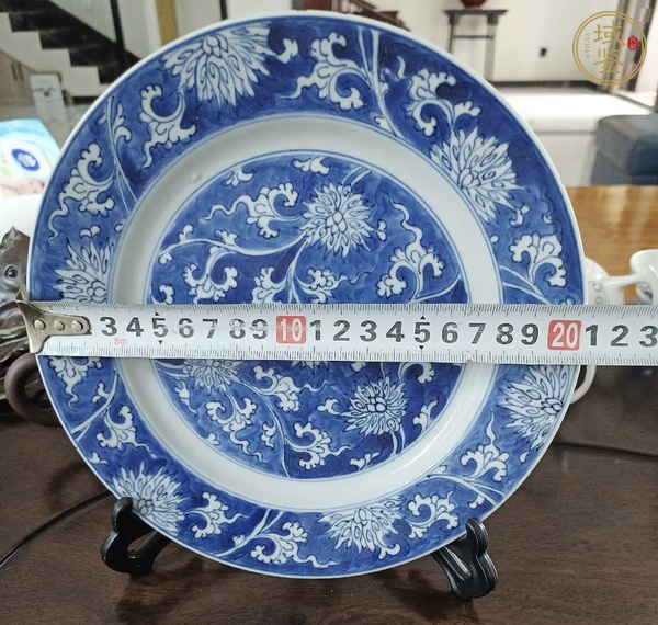 古玩陶瓷青花纏枝蓮紋盤真品鑒賞圖