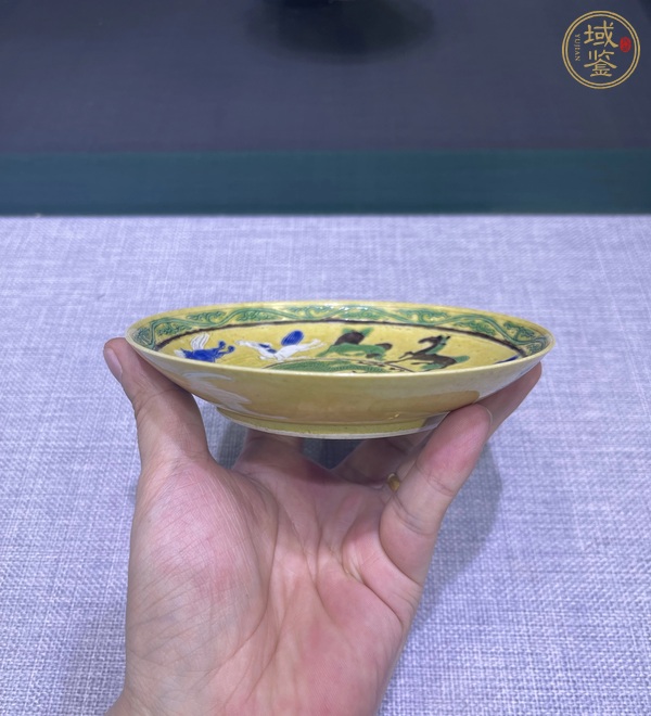 古玩陶瓷素三彩龍馬紋盤真品鑒賞圖