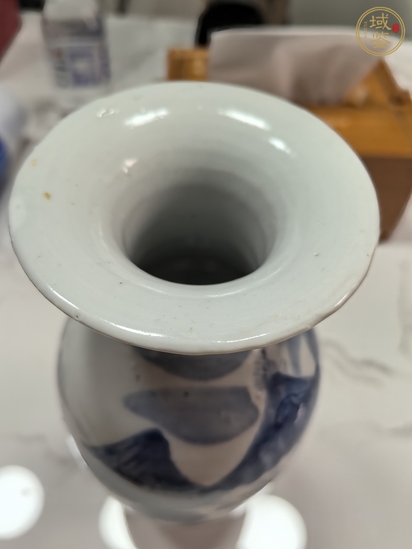 古玩陶瓷青花山水人物撇口瓶真品鑒賞圖
