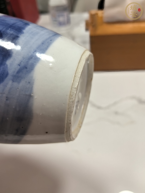 古玩陶瓷青花山水人物撇口瓶真品鑒賞圖