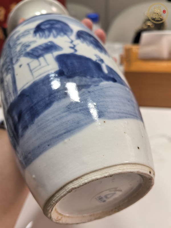 古玩陶瓷青花山水人物撇口瓶真品鑒賞圖