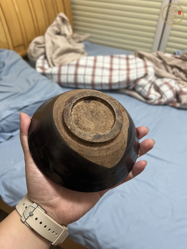 古玩陶瓷澀圈圈足疊燒工藝黑釉碗真品鑒賞圖