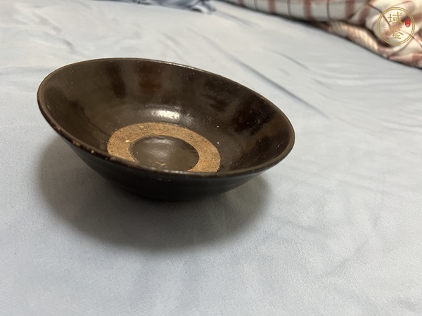 古玩陶瓷澀圈圈足疊燒工藝黑釉碗真品鑒賞圖