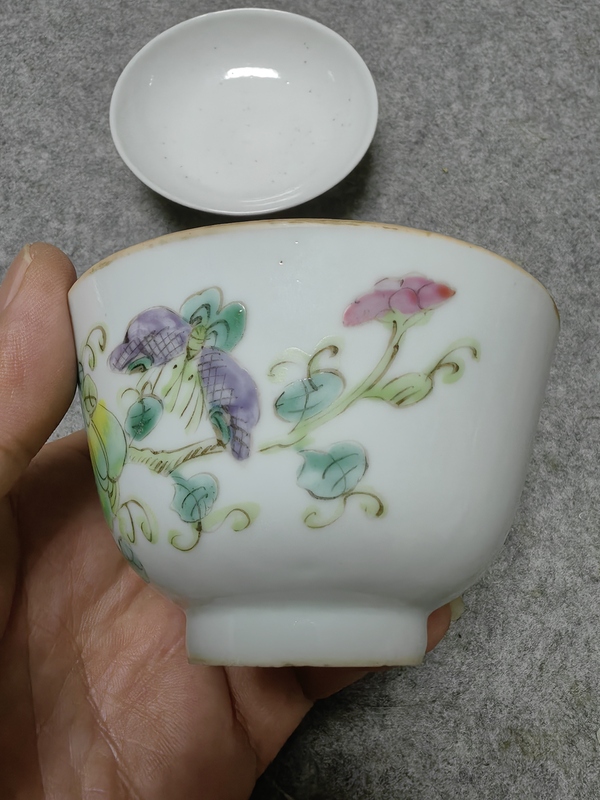 古玩陶瓷瓜蝶連綿娃娃紋粉彩蓋杯拍賣，當前價格1888元