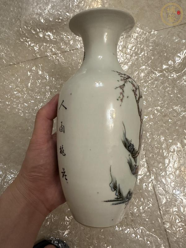 古玩陶瓷油粉彩人物故事紋撇口瓶真品鑒賞圖