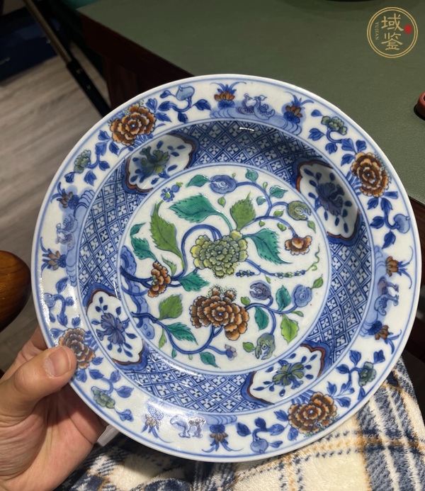 古玩陶瓷花卉紋盤真品鑒賞圖