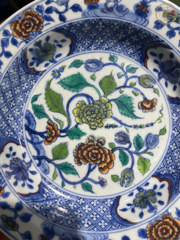古玩陶瓷花卉紋盤真品鑒賞圖