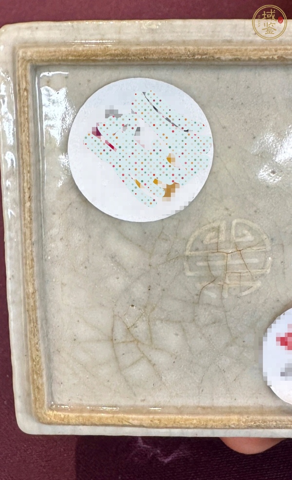 古玩陶瓷仿定窯堆花卉紋印盒真品鑒賞圖