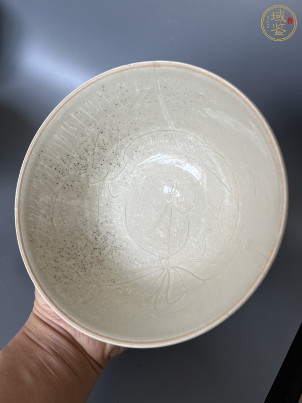 古玩陶瓷南定刻萱草紋碗真品鑒賞圖