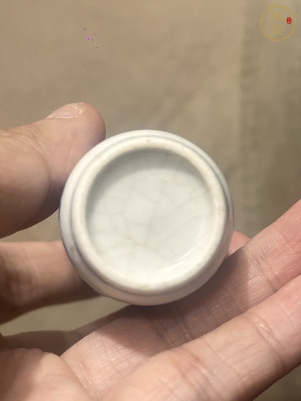古玩陶瓷煨瓷青花龍紋鼻煙壺真品鑒賞圖