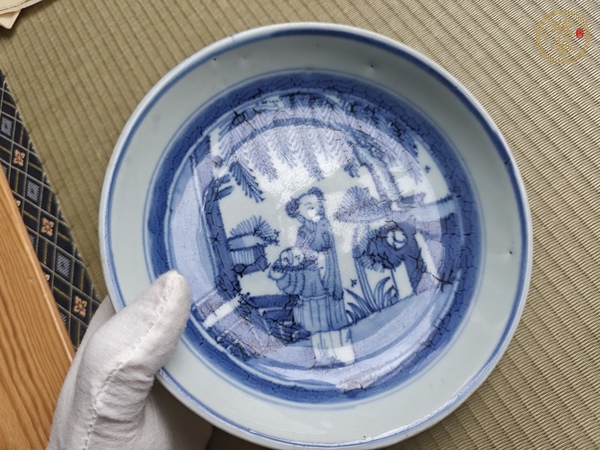 古玩陶瓷青花人物故事紋盤真品鑒賞圖