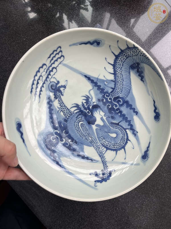 古玩陶瓷青花過墻龍紋盤真品鑒賞圖