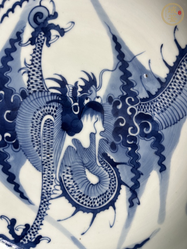 古玩陶瓷青花過墻龍紋盤真品鑒賞圖