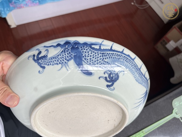 古玩陶瓷青花過墻龍紋盤真品鑒賞圖