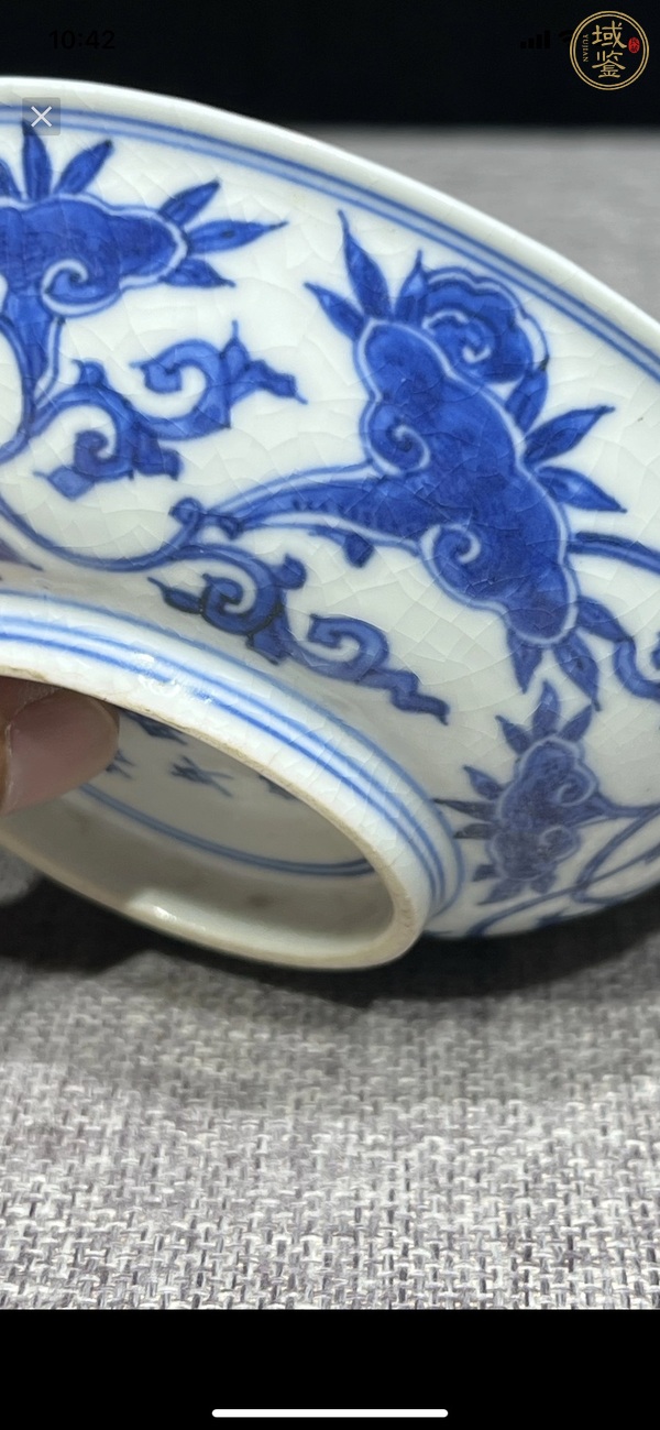 古玩陶瓷煨瓷青花纏枝花卉紋淺碗真品鑒賞圖