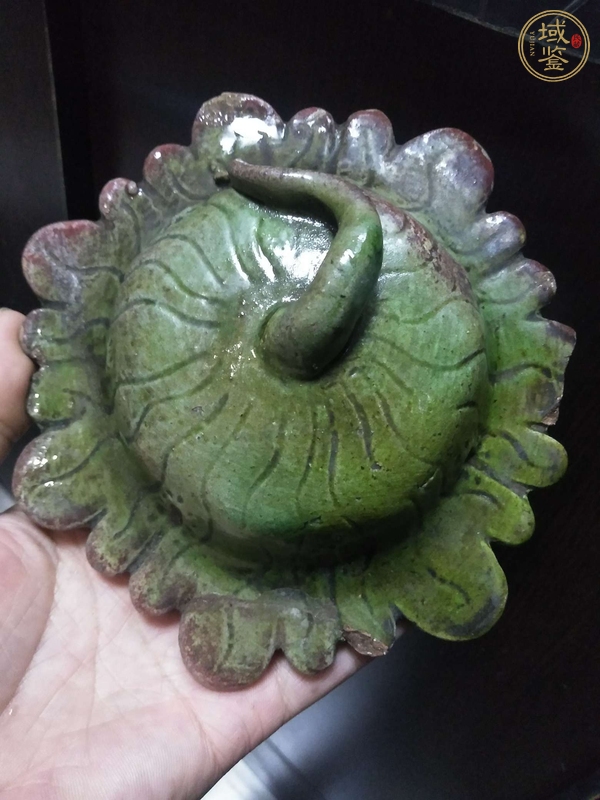 古玩陶瓷綠釉荷葉蓋真品鑒賞圖